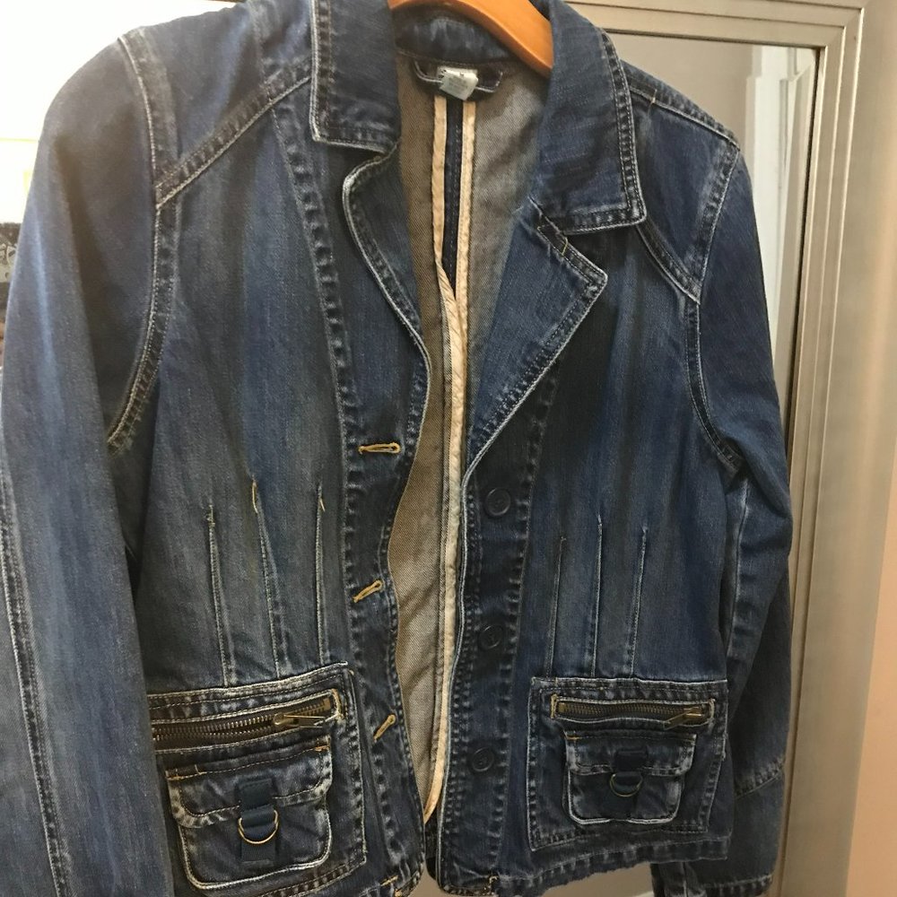 CUTE LADIES OLD NAVY JEAN JACKET